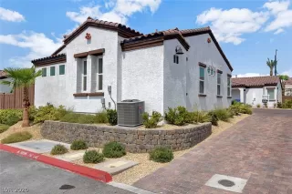 Photo #1: 2227146 Listing 