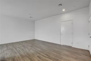 Photo #5: 2227146 Listing 