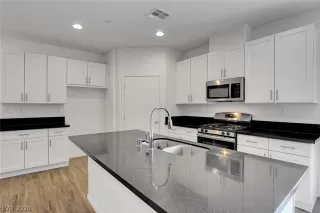 Photo #6: 2227146 Listing 