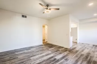 Photo #4: 2227209 Listing