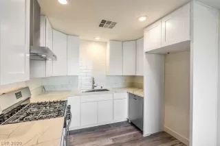 Photo #5: 2227209 Listing