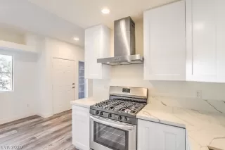 Photo #6: 2227209 Listing