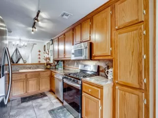 Photo #2: 2227217 Listing