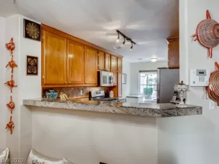 Photo #3: 2227217 Listing