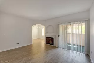 Photo #3: 2227229 Listing