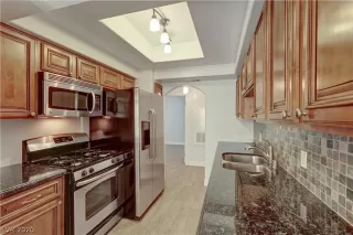 Photo #4: 2227229 Listing