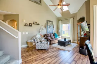 Photo #3: 2227308 Listing