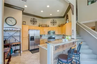 Photo #6: 2227308 Listing