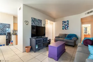 Photo #5: 2228341 Listing 