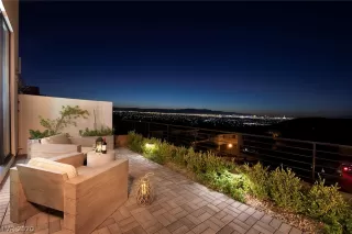 Photo #1: 2228407 Listing 