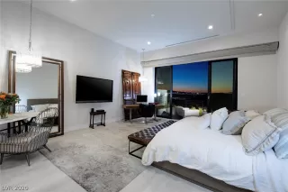 Photo #5: 2228407 Listing 