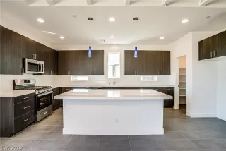 Photo #4: 2228460 Listing 