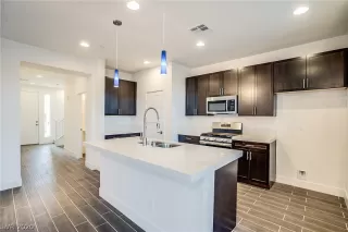 Photo #3: 2228469 Listing 