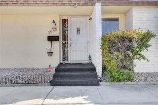 Photo #3: 2228525 Listing 