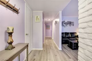 Photo #5: 2228525 Listing 