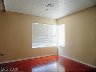 Photo #4: 2228528 Listing