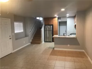 Photo #4: 2228532 Listing 