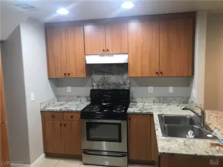 Photo #5: 2228532 Listing 