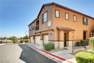 Photo #1: 2228534 Listing