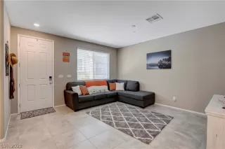 Photo #5: 2228547 Listing