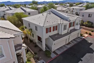 Photo #1: 2228559 Listing