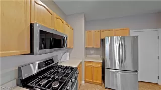 Photo #4: 2228559 Listing