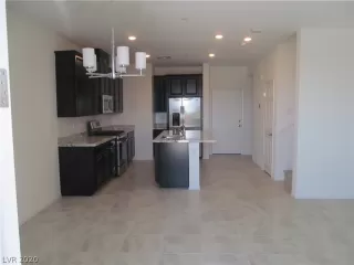 Photo #4: 2228582 Listing 