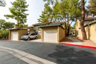 Photo #2: 2228596 Listing 