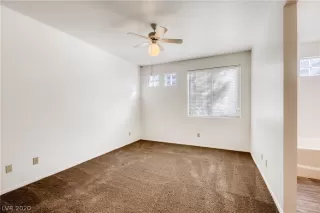 Photo #4: 2228598 Listing