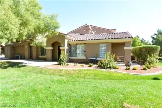 Photo #2: 2228636 Listing