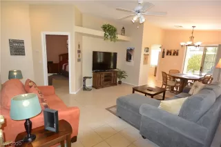 Photo #4: 2228636 Listing