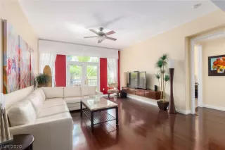 Photo #2: 2228637 Listing