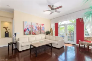 Photo #4: 2228637 Listing