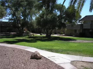 Photo #4: 2228644 Listing 
