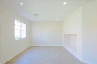 Photo #5: 2228771 Listing 