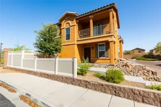 Photo #2: 2228788 Listing