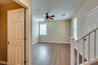 Photo #4: 2228788 Listing