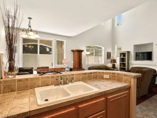 Photo #4: 2228789 Listing 