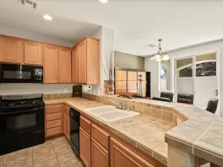 Photo #5: 2228789 Listing 