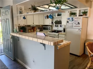 Photo #6: 2228803 Listing 