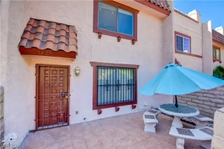 Photo #2: 2228828 Listing