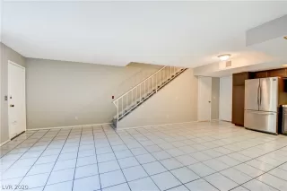 Photo #4: 2228828 Listing