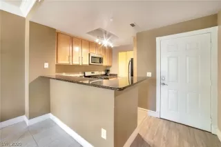 Photo #4: 2228859 Listing 