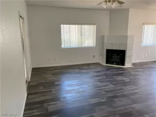 Photo #5: 2228897 Listing 