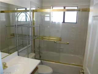 Photo #6: 2228975 Listing 