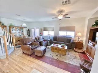 Photo #5: 2229043 Listing