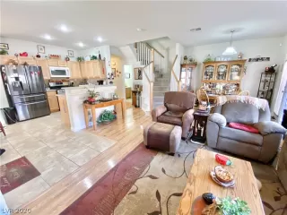 Photo #6: 2229043 Listing