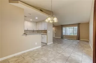 Photo #3: 2229047 Listing