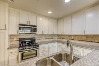 Photo #6: 2229047 Listing