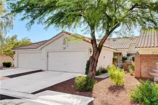 Photo #2: 2229107 Listing 